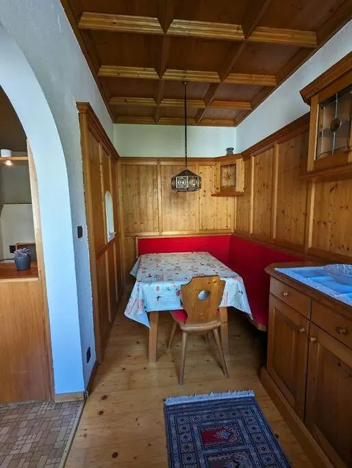 Cosy Room In Tyrolean Flat Innsbruck Apartman